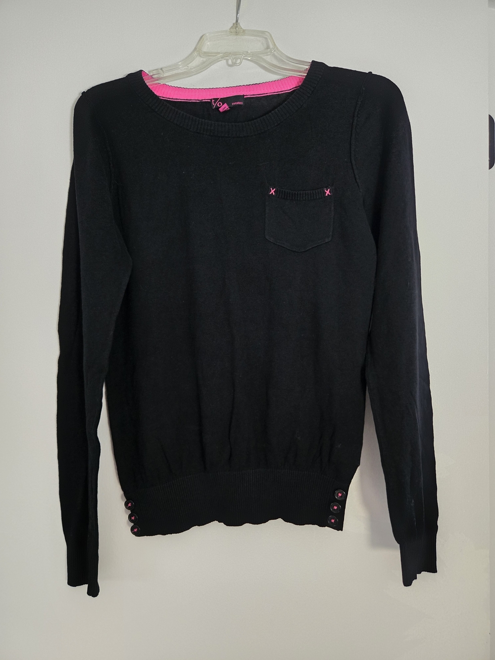 t/o Women's Black Pink Solid Crewneck Knit Pullover Sweater Pocket Button L